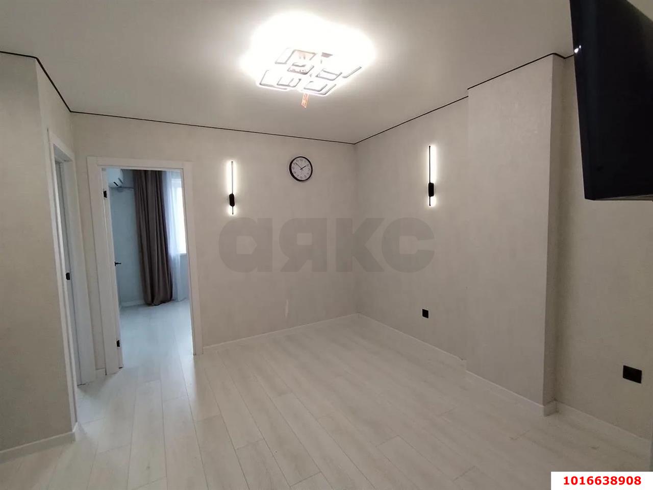 Фото №2: 2-комнатная квартира 42 м² - Краснодар, Музыкальный, ЖК Времена Года, имени Петра Метальникова, Завод Радиоизмерительных Приборов, Прикубанский внутригородской округ, мкр. жилой комплекс Времена года, ул. Петра Метальникова, 5к1