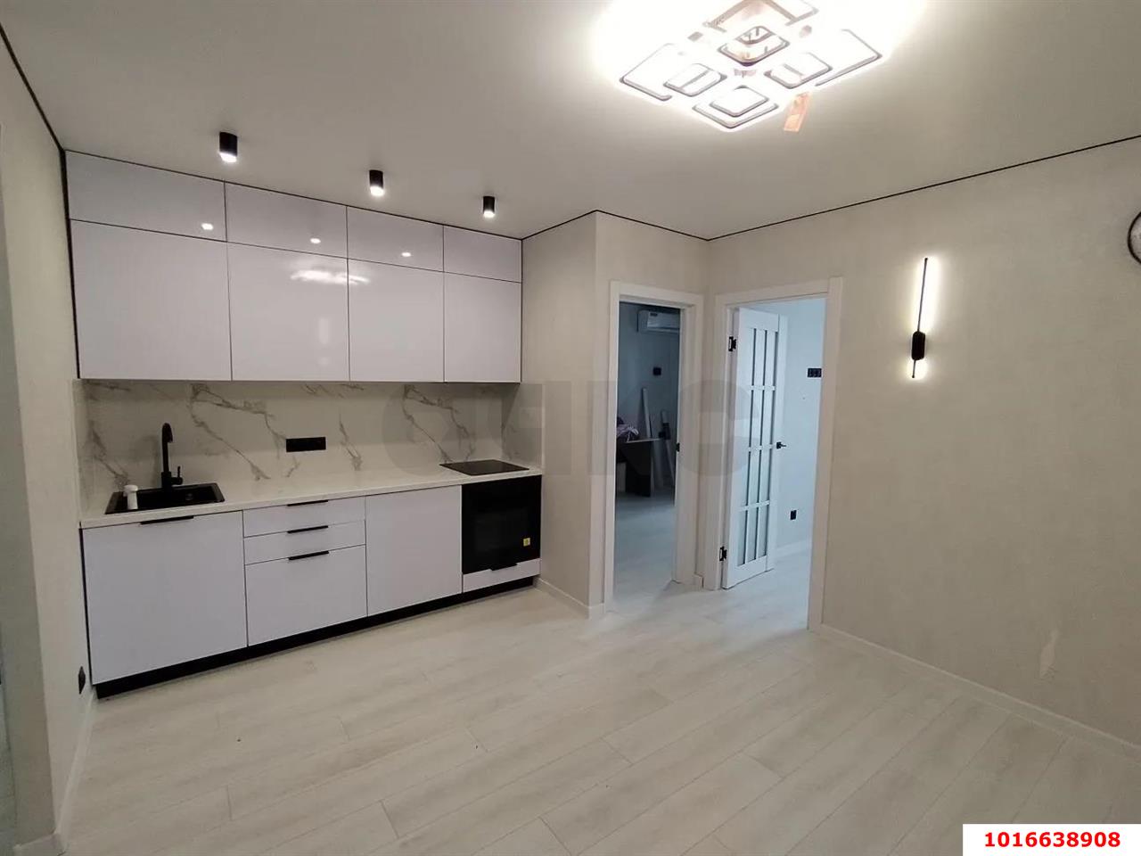 Фото №1: 2-комнатная квартира 42 м² - Краснодар, Музыкальный, ЖК Времена Года, имени Петра Метальникова, Завод Радиоизмерительных Приборов, Прикубанский внутригородской округ, мкр. жилой комплекс Времена года, ул. Петра Метальникова, 5к1