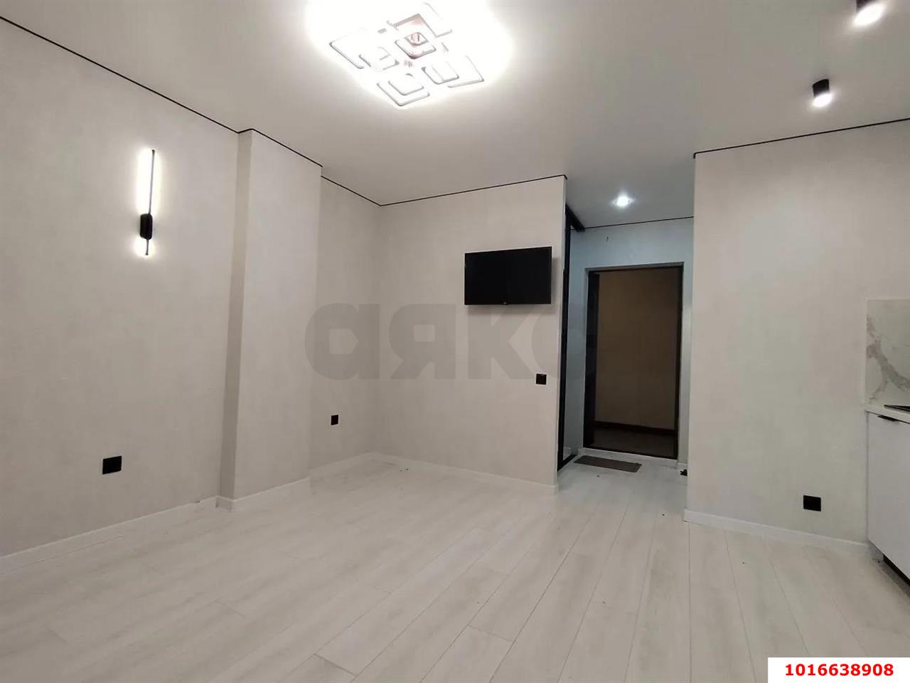 Фото №3: 2-комнатная квартира 42 м² - Краснодар, Музыкальный, ЖК Времена Года, имени Петра Метальникова, Завод Радиоизмерительных Приборов, Прикубанский внутригородской округ, мкр. жилой комплекс Времена года, ул. Петра Метальникова, 5к1