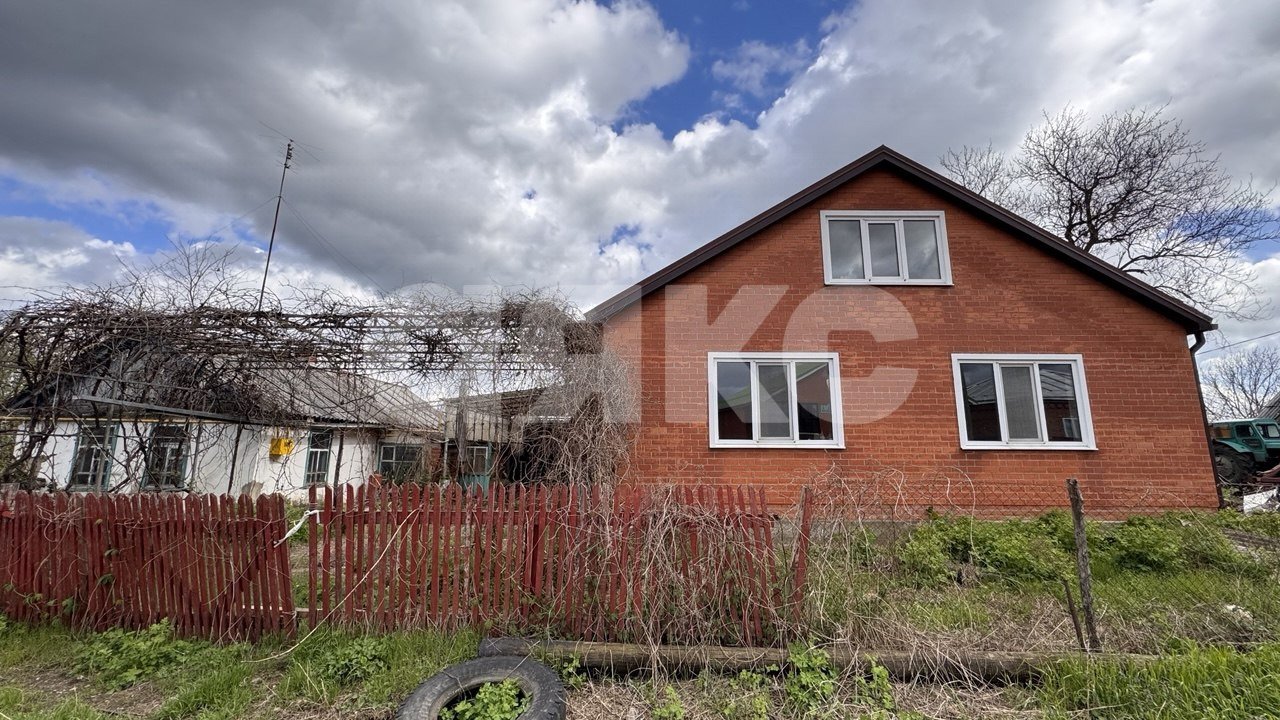 Фото №1: Дом 142 м² + 20.98 сот. - Платнировская, ул. Октябрьская, 76