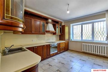 Фото №1: 2-комнатная квартира 79 м² - Краснодар, мкр. Западный внутригородской округ, ул. 2-я Линия Нефтяников, 7/1