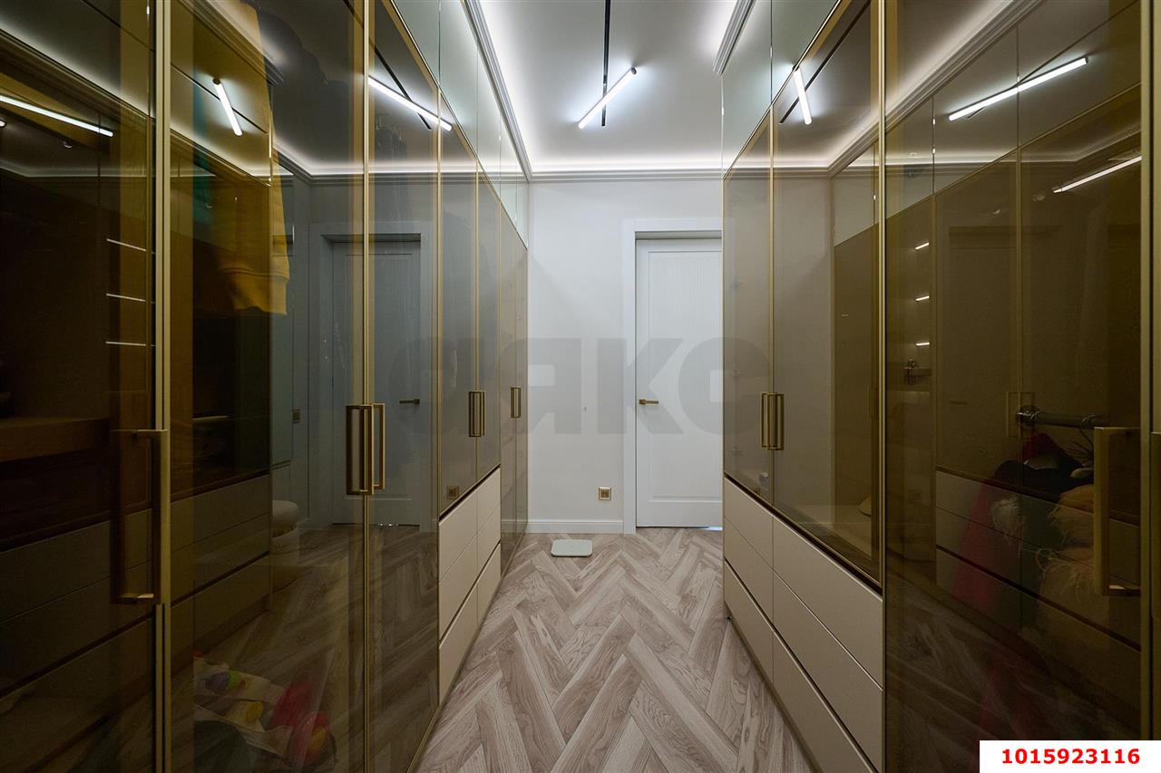 Фото №9: 3-комнатная квартира 220 м² - Краснодар, мкр. Западный внутригородской округ, ул. Шоссе Нефтяников, 63