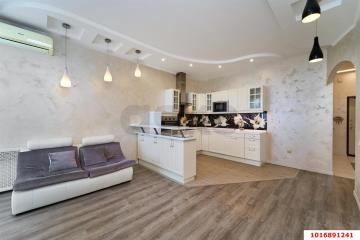 Фото №1: 2-комнатная квартира 87 м² - Краснодар, мкр. Юбилейный, б-р Клары Лучко, 16