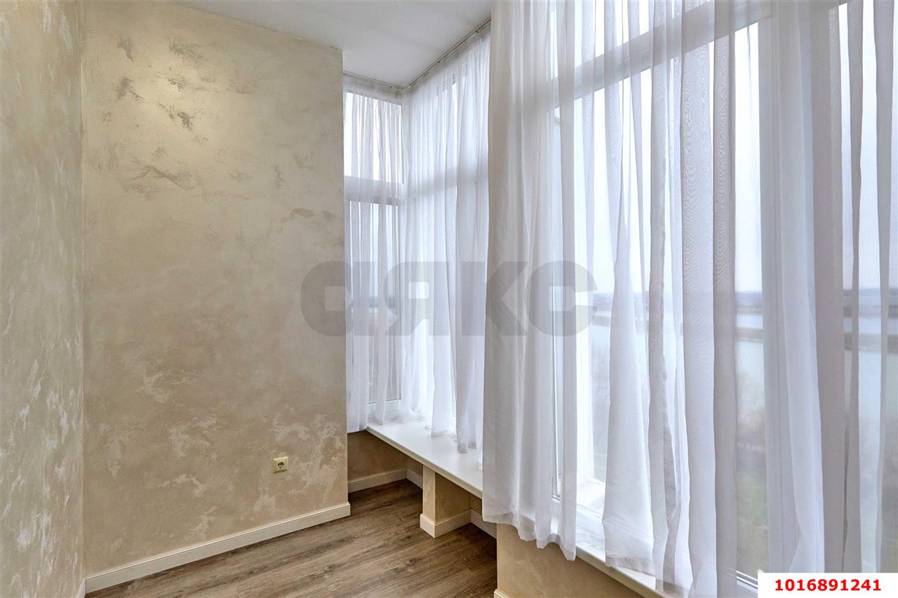 Фото №3: 2-комнатная квартира 87 м² - Краснодар, Западный внутригородской округ, ЖК Новый Город, мкр. Юбилейный, б-р Клары Лучко, 16