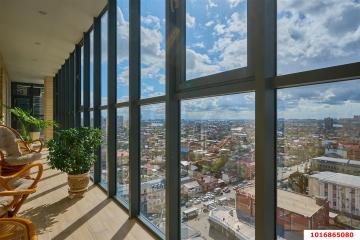 Фото №1: 2-комнатная квартира 82 м² - Краснодар, мкр. Центральный, ул. Будённого, 129