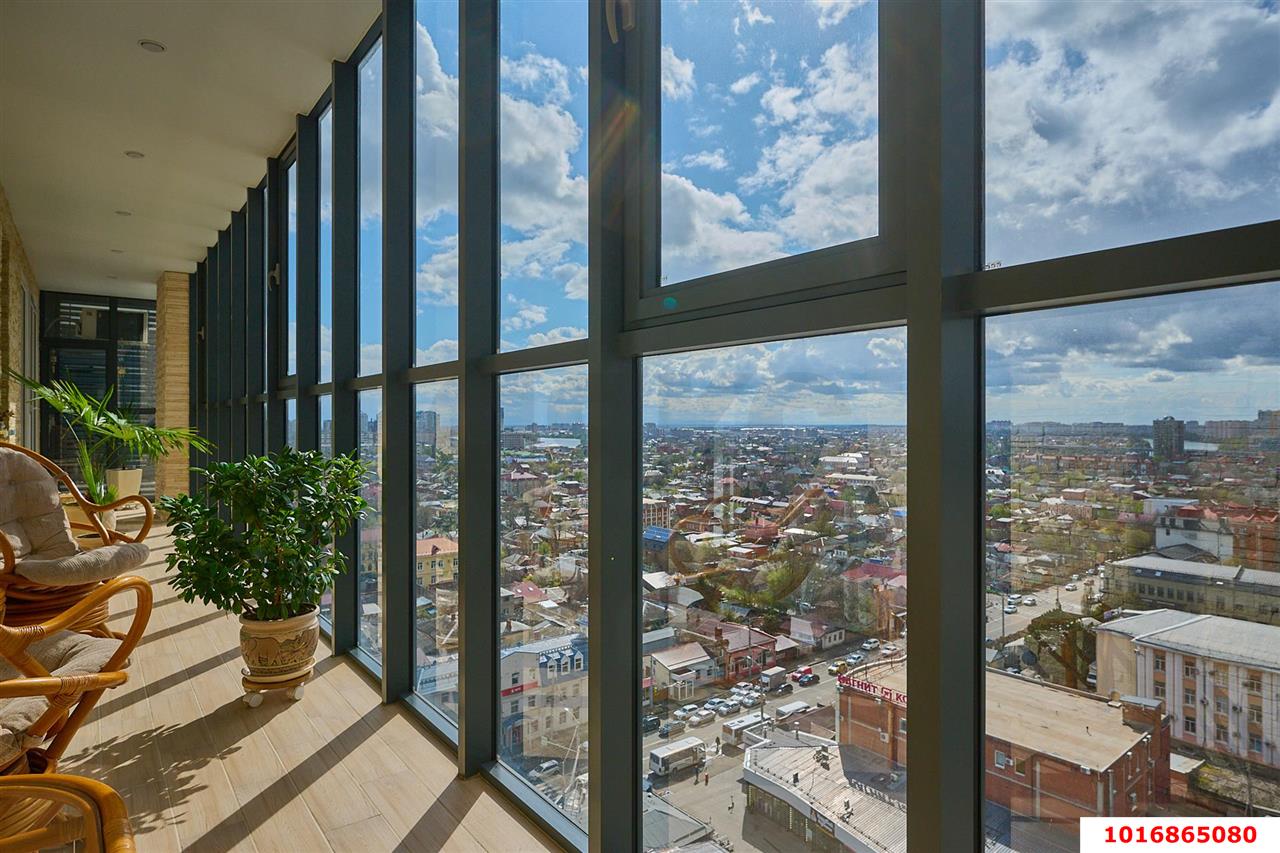 Фото №1: 2-комнатная квартира 82 м² - Краснодар, Западный внутригородской округ, Центральный внутригородской округ, жилой комплекс Центральный, мкр. Центральный, ул. Будённого, 129