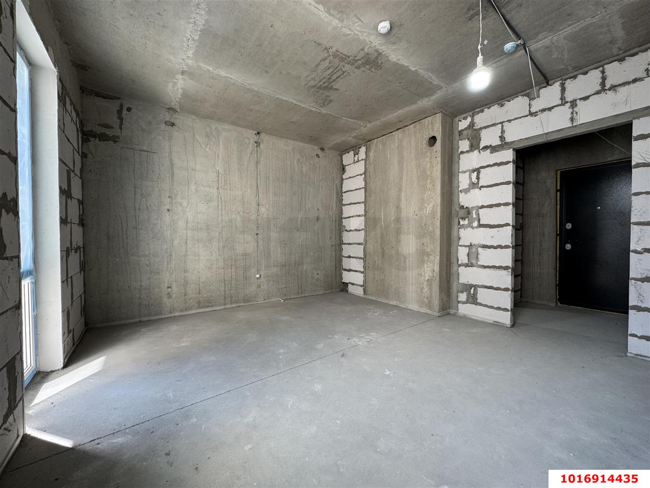 Фото №1: Студия 30 м² - Краснодар, Прикубанский внутригородской округ, Завод Радиоизмерительных Приборов, мкр. Музыкальный, ул. Российская, 257/7