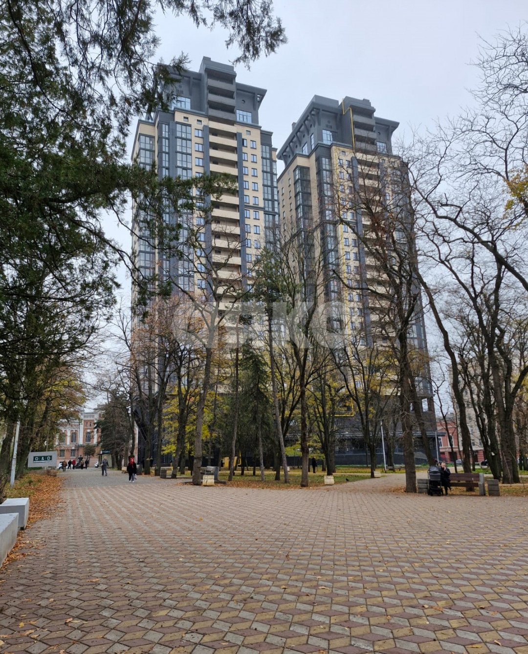 Фото №1: Коммерция 120 м² - Ростов-на-Дону, Октябрьский, Новое Поселение, мкр. жилой комплекс Сквер, пр-кт Будённовский, 77