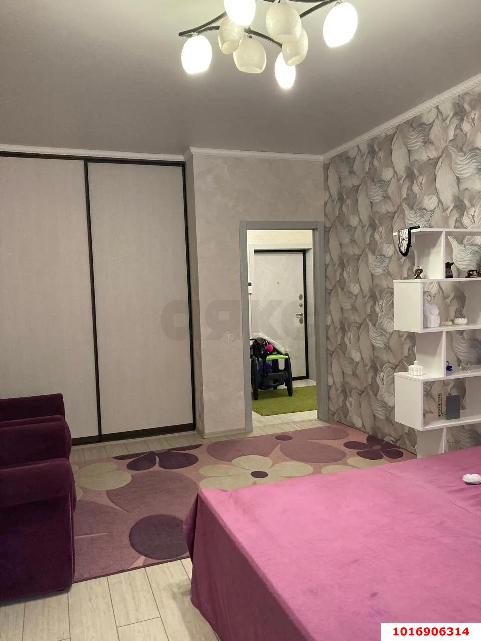 Фото №2: 1-комнатная квартира 53 м² - Краснодар, Западный внутригородской округ, мкр. Юбилейный, ул. 70-летия Октября, 1/1