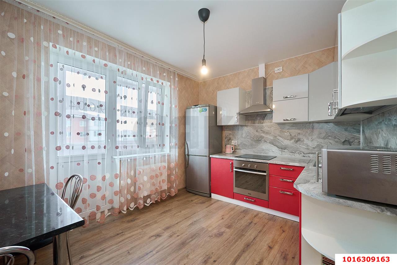 Фото №1: 1-комнатная квартира 38 м² - Новая Адыгея, мкр. жилой комплекс Золотая линия 2, ул. Бжегокайская, 25к1