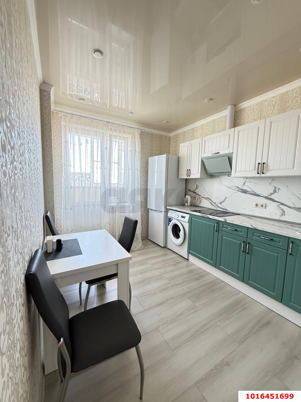 Фото №1: 1-комнатная квартира 35 м² - Российский, мкр. Прикубанский внутригородской округ, ул. имени В.М. Комарова, 21В