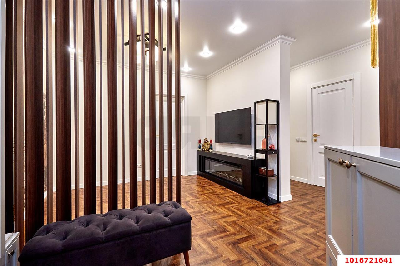 Фото №2: 2-комнатная квартира 65 м² - Краснодар, Прикубанский внутригородской округ, Краевая Клиническая Больница, мкр. жилой комплекс Олимп, ул. Домбайская, 10/2