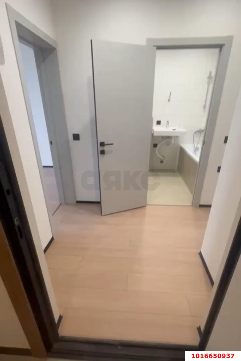 Фото №3: 1-комнатная квартира 43 м² - Краснодар, Прикубанский внутригородской округ, мкр. жилой комплекс Самолёт-6, ул. Ивана Беличенко, 88к1