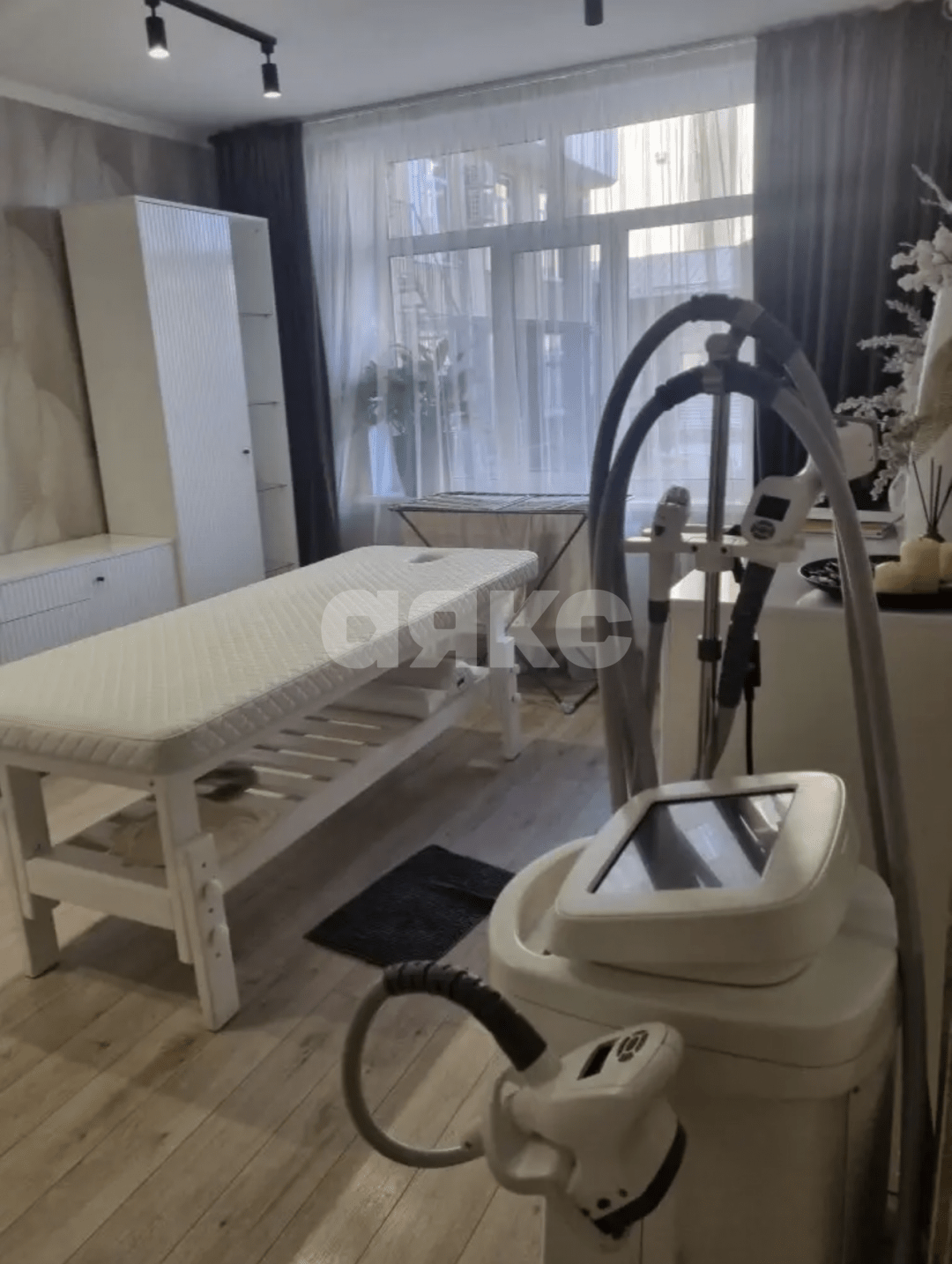 Фото №3: Коммерция 61 м² - Майкоп, мкр. Центр, ул. Советская