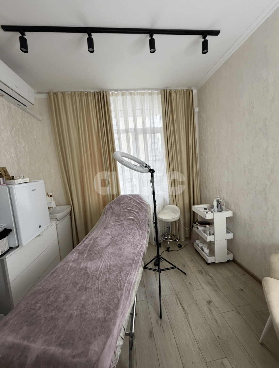 Фото №6: Коммерция 61 м² - Майкоп, мкр. Центр, ул. Советская