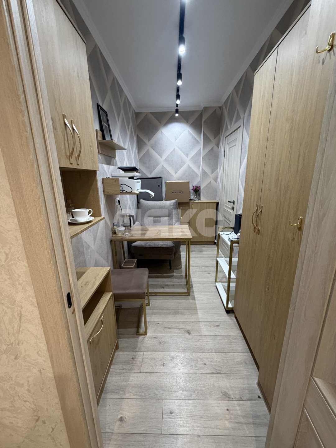 Фото №8: Коммерция 61 м² - Майкоп, мкр. Центр, ул. Советская