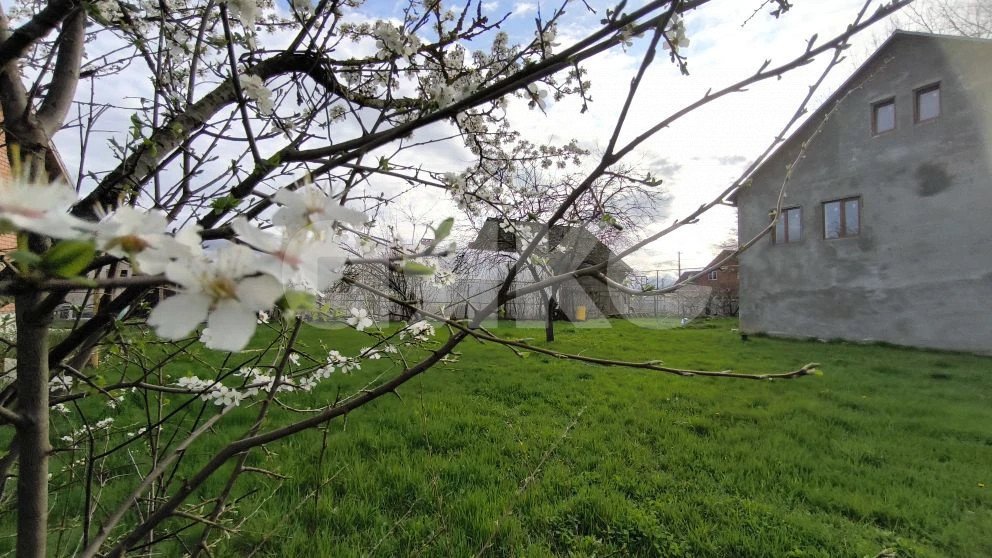 Фото №1: Земельный участок под ИЖС 5 сот. - Саратовская