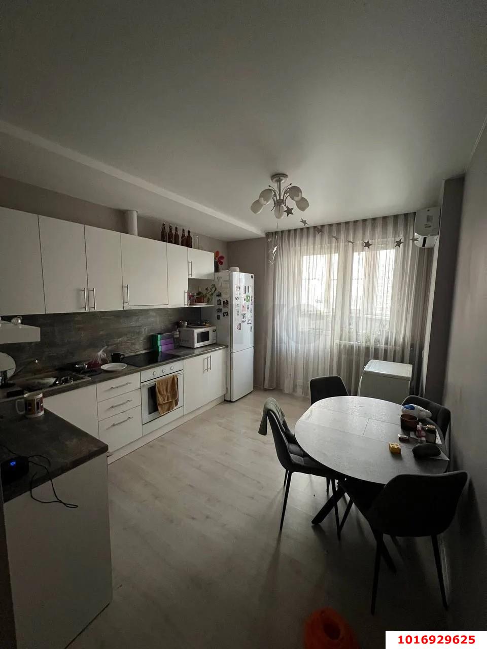 Фото №1: 1-комнатная квартира 43 м² - Краснодар, жилой комплекс Симфония, Прикубанский внутригородской округ, мкр. 40 лет Победы, ул. Российская, 72/6