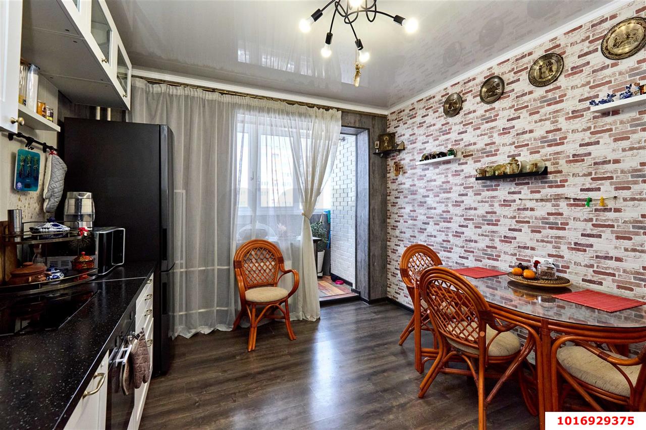 Фото №2: 3-комнатная квартира 102 м² - Краснодар, Центральный внутригородской округ, ЖК Покровский, мкр. Центральный, ул. Промышленная, 33