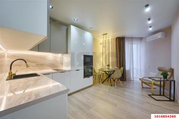 Фото №1: 2-комнатная квартира 70 м² - Краснодар, мкр. Карасунский внутригородской округ, ул. Леонида Лаврова, 4