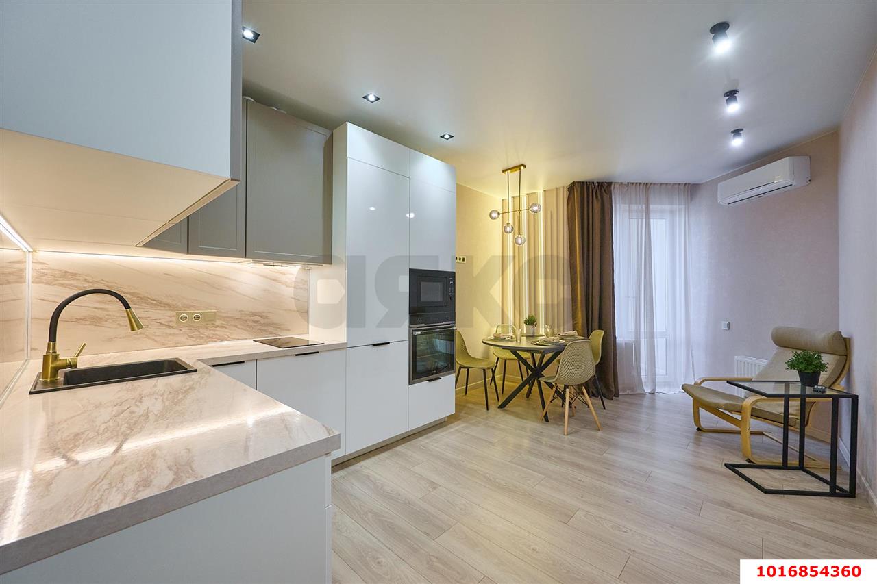 Фото №1: 2-комнатная квартира 70 м² - Краснодар, Пашковский, мкр. Карасунский внутригородской округ, ул. Леонида Лаврова, 4