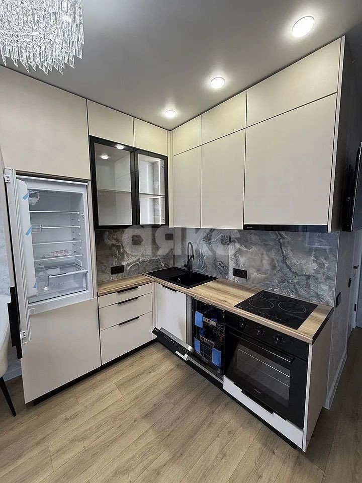 Фото №3: 2-комнатная квартира <span class="whitespace-nowrap">42 м²</span>, <span class="whitespace-nowrap">15/17 эт.</span> - Ростов-на-Дону, Пролетарский, мкр. Нахичевань, ул. 26-я Линия, 35