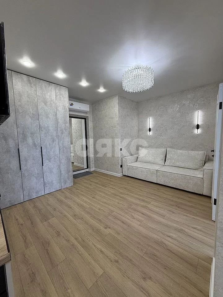 Фото №1: 2-комнатная квартира <span class="whitespace-nowrap">42 м²</span>, <span class="whitespace-nowrap">15/17 эт.</span> - Ростов-на-Дону, Пролетарский, мкр. Нахичевань, ул. 26-я Линия, 35