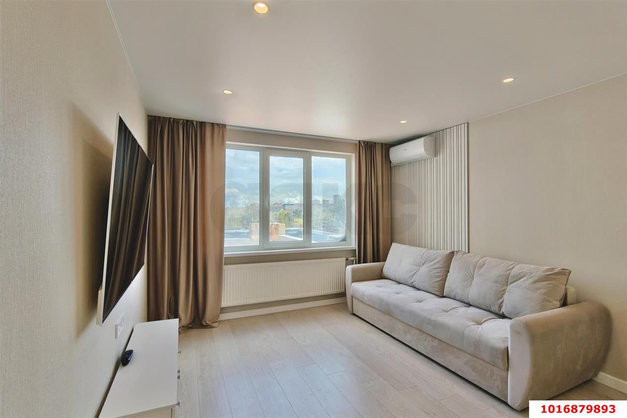 Фото №1: 2-комнатная квартира 68 м² - Краснодар, Прикубанский внутригородской округ, Отделение № 1 совхоза Солнечный, мкр. Фестивальный, ул. Атарбекова, 1/2