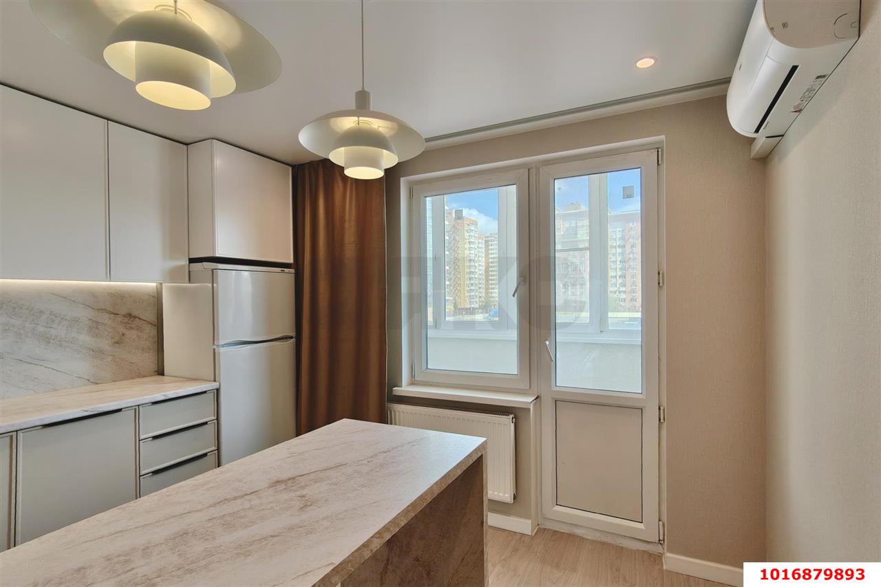 Фото №6: 2-комнатная квартира 68 м² - Краснодар, Прикубанский внутригородской округ, Отделение № 1 совхоза Солнечный, мкр. Фестивальный, ул. Атарбекова, 1/2