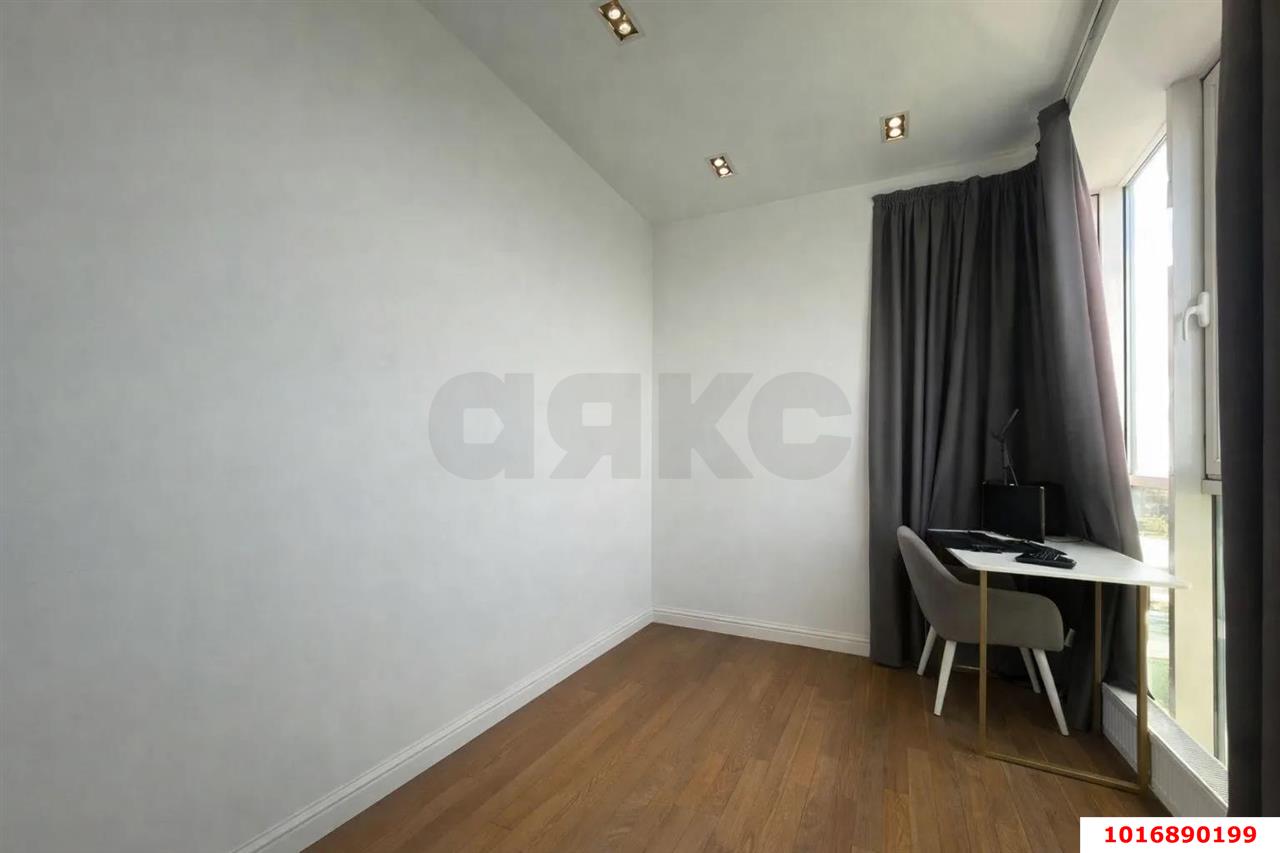 Фото №10: 3-комнатная квартира 120 м² - Краснодар, Западный внутригородской округ, мкр. Центральный, ул. Кубанская Набережная, 37