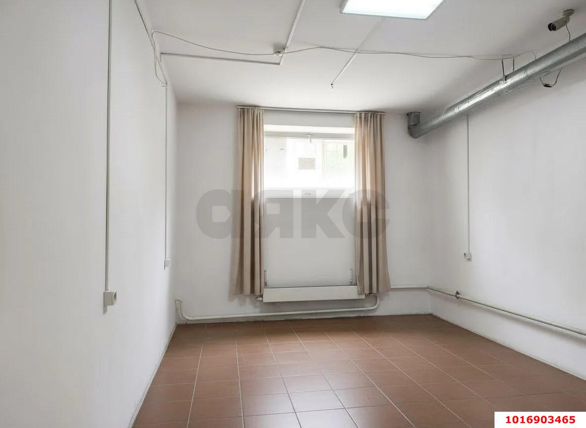 Фото №3: Торговое помещение 57 м² - Краснодар, Прикубанский внутригородской округ, мкр. Московский, ул. Карякина, 15