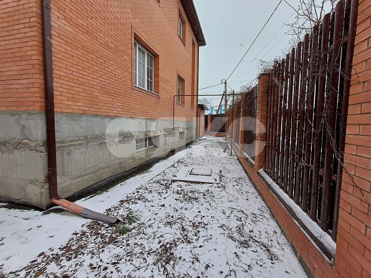 Фото №8: Дом <span class="whitespace-nowrap">310 м²</span> <span class="whitespace-nowrap">+ 5.5 сот.</span>, <span class="whitespace-nowrap">3 эт.</span> - Ростов-на-Дону, Пролетарский, поселок Кирпичный, мкр. СНТ Ириния, ул. Златоустовская, 20