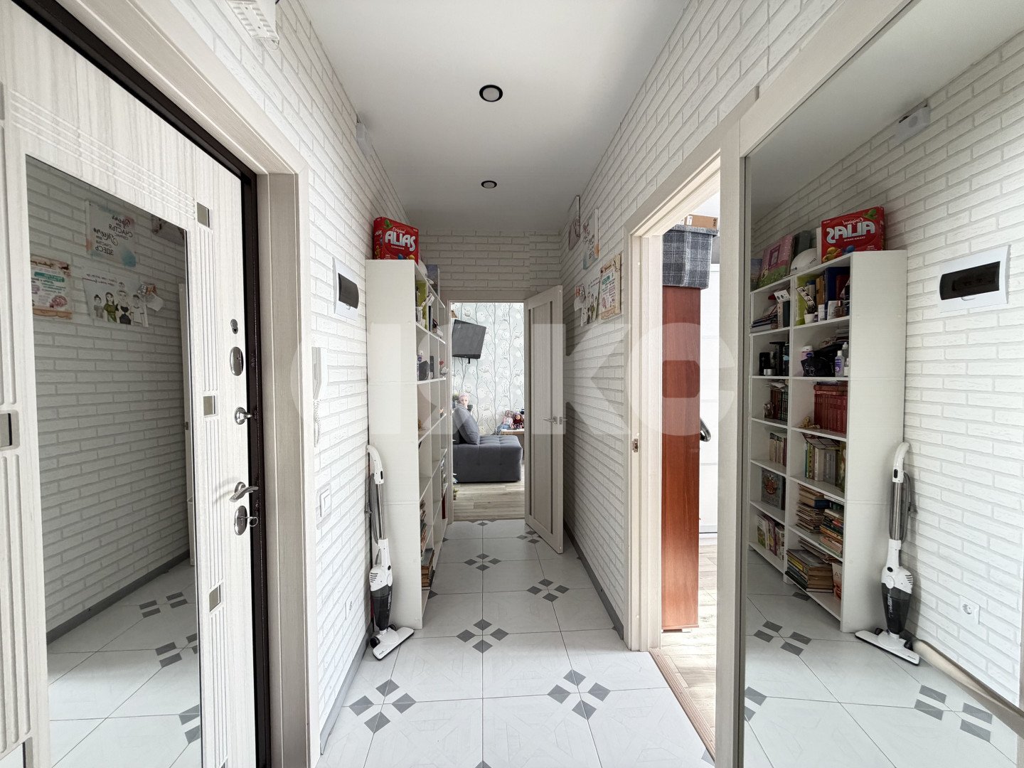 Фото №3: 2-комнатная квартира 56 м² - Горячий Ключ, Старый Рынок, мкр. Старый Рынок, ул. Солнечный Берег, 10А