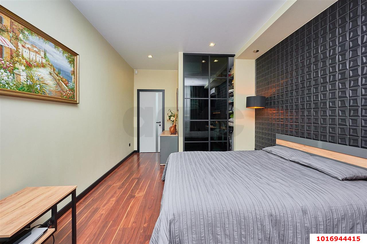 Фото №3: 2-комнатная квартира 80 м² - Краснодар, Центральный внутригородской округ, Западный внутригородской округ, жилой комплекс Центральный, мкр. Центральный, ул. Октябрьская, 181/2к2