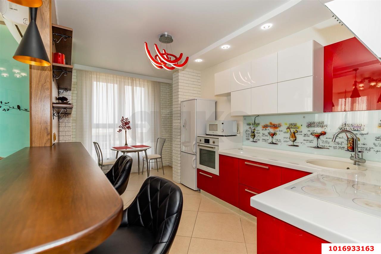 Фото №1: 1-комнатная квартира 41 м² - Краснодар, Центральный внутригородской округ, мкр. Центральный, ул. Красная, 176