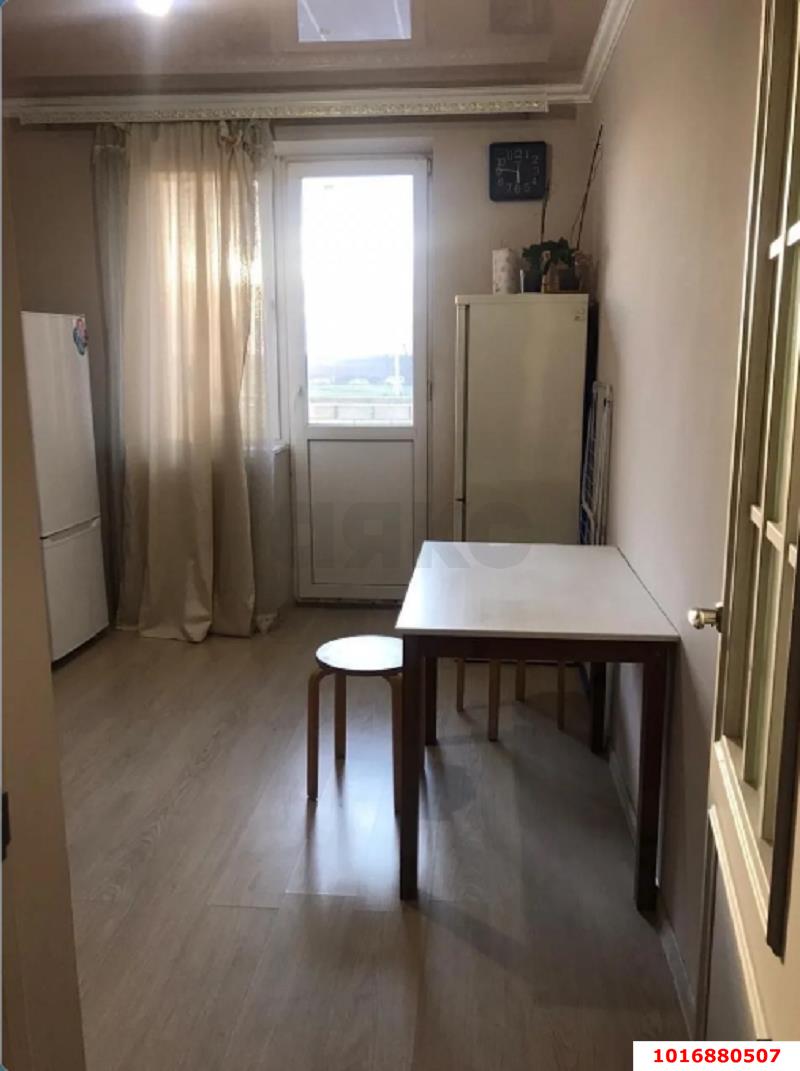 Фото №2: 1-комнатная квартира 35 м² - Краснодар, Славянский, Прикубанский внутригородской округ, мкр. Светлоград, ул. Красных Партизан, 1/3к1