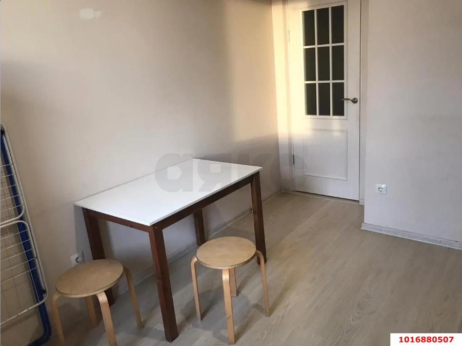 Фото №3: 1-комнатная квартира 35 м² - Краснодар, Славянский, Прикубанский внутригородской округ, мкр. Светлоград, ул. Красных Партизан, 1/3к1