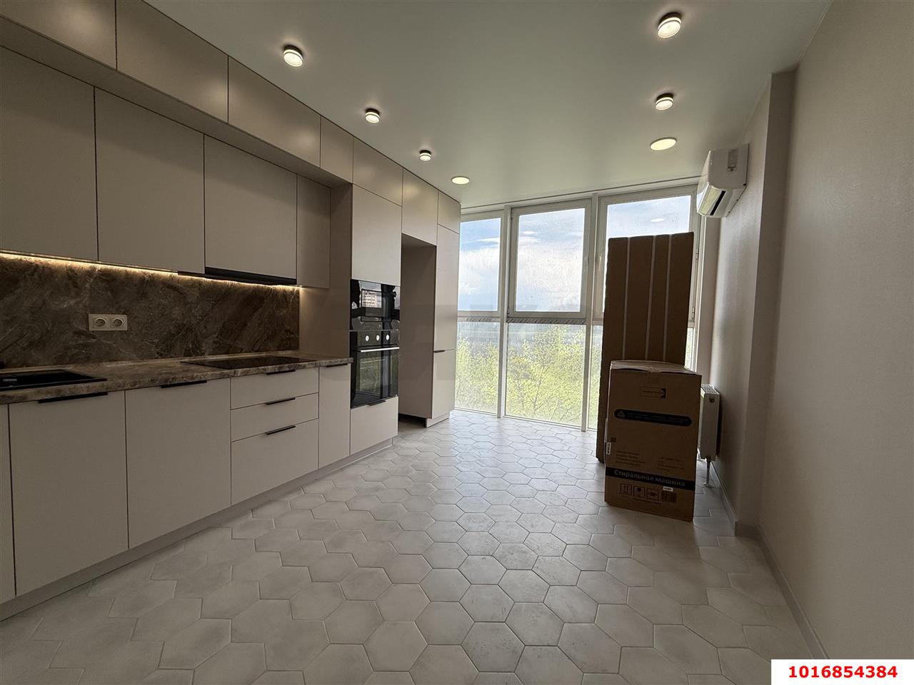 Фото №2: 1-комнатная квартира 40 м² - Краснодар, Прикубанский внутригородской округ, Микрохирургии глаза, мкр. жилой комплекс Сограт, ул. Красных Партизан, 4/15