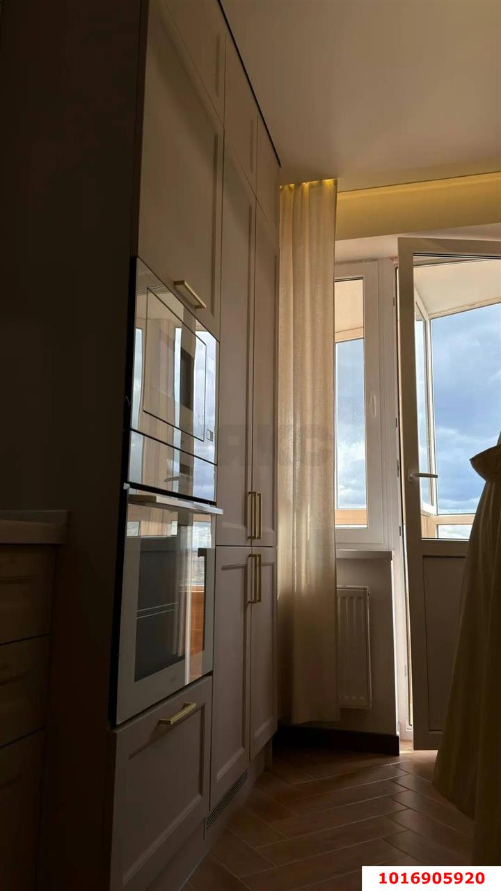 Фото №2: 2-комнатная квартира 62 м² - Краснодар, Московский, Прикубанский внутригородской округ, Завод Радиоизмерительных Приборов, мкр. Музыкальный, ул. Московская, 112