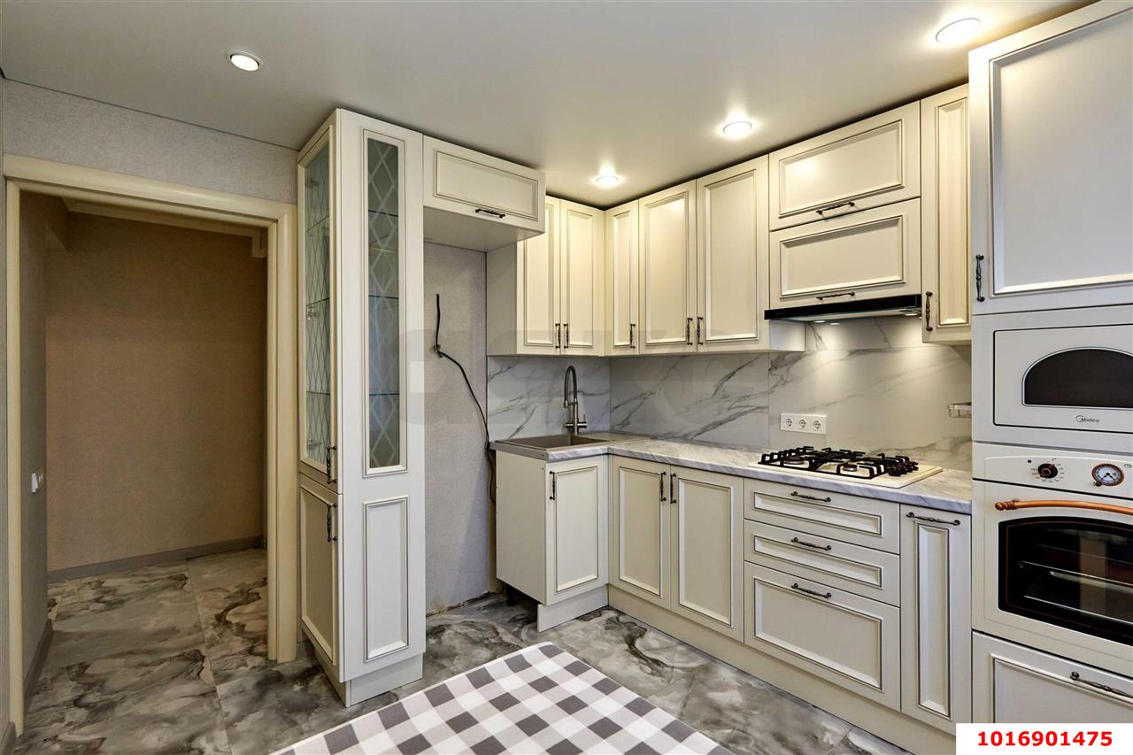 Фото №2: 3-комнатная квартира 68 м² - Краснодар, Западный внутригородской округ, мкр. Юбилейный, пр-кт Чекистов, 29