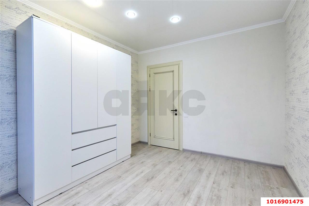 Фото №16: 3-комнатная квартира 68 м² - Краснодар, Западный внутригородской округ, мкр. Юбилейный, пр-кт Чекистов, 29