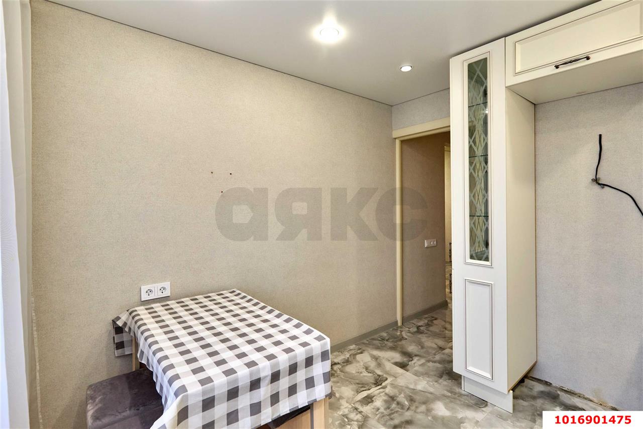 Фото №3: 3-комнатная квартира 68 м² - Краснодар, Западный внутригородской округ, мкр. Юбилейный, пр-кт Чекистов, 29