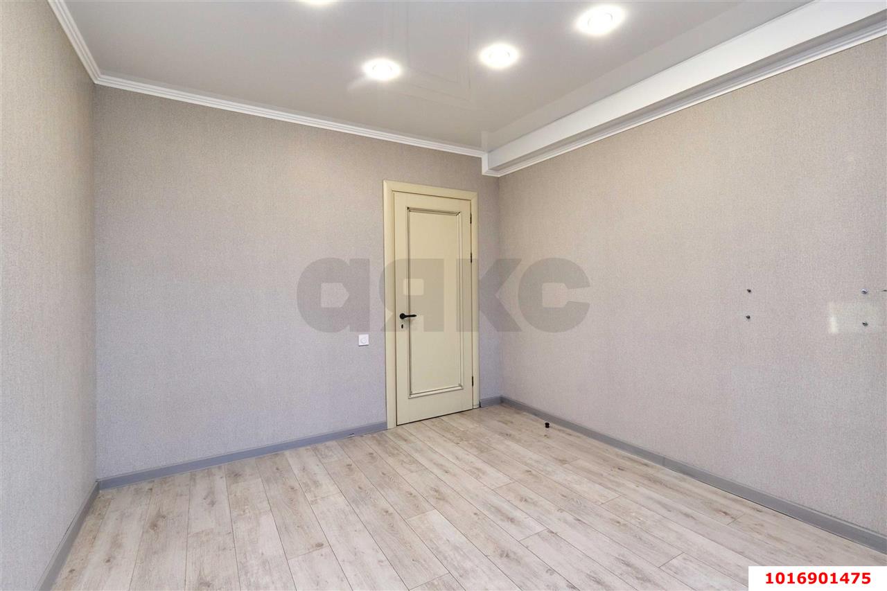 Фото №9: 3-комнатная квартира 68 м² - Краснодар, Западный внутригородской округ, мкр. Юбилейный, пр-кт Чекистов, 29