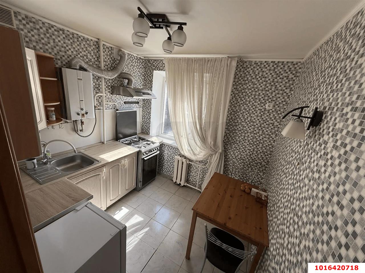 Фото №1: 2-комнатная квартира 42 м² - Краснодар, Центральный внутригородской округ, мкр. Завод Измерительных Приборов, ул. Курчатова, 6