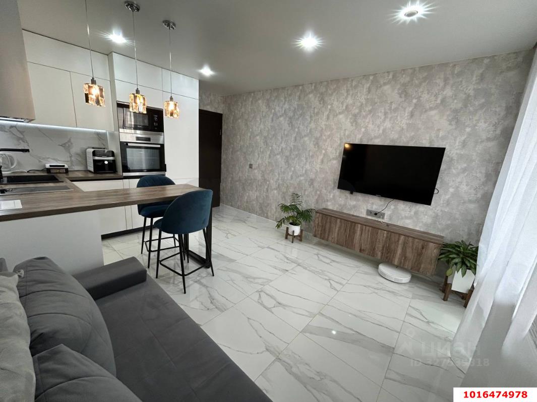 Фото №1: 2-комнатная квартира 65 м² - Краснодар, Прикубанский внутригородской округ, мкр. Восточно-Кругликовский, ул. Героев-Разведчиков, 19/1