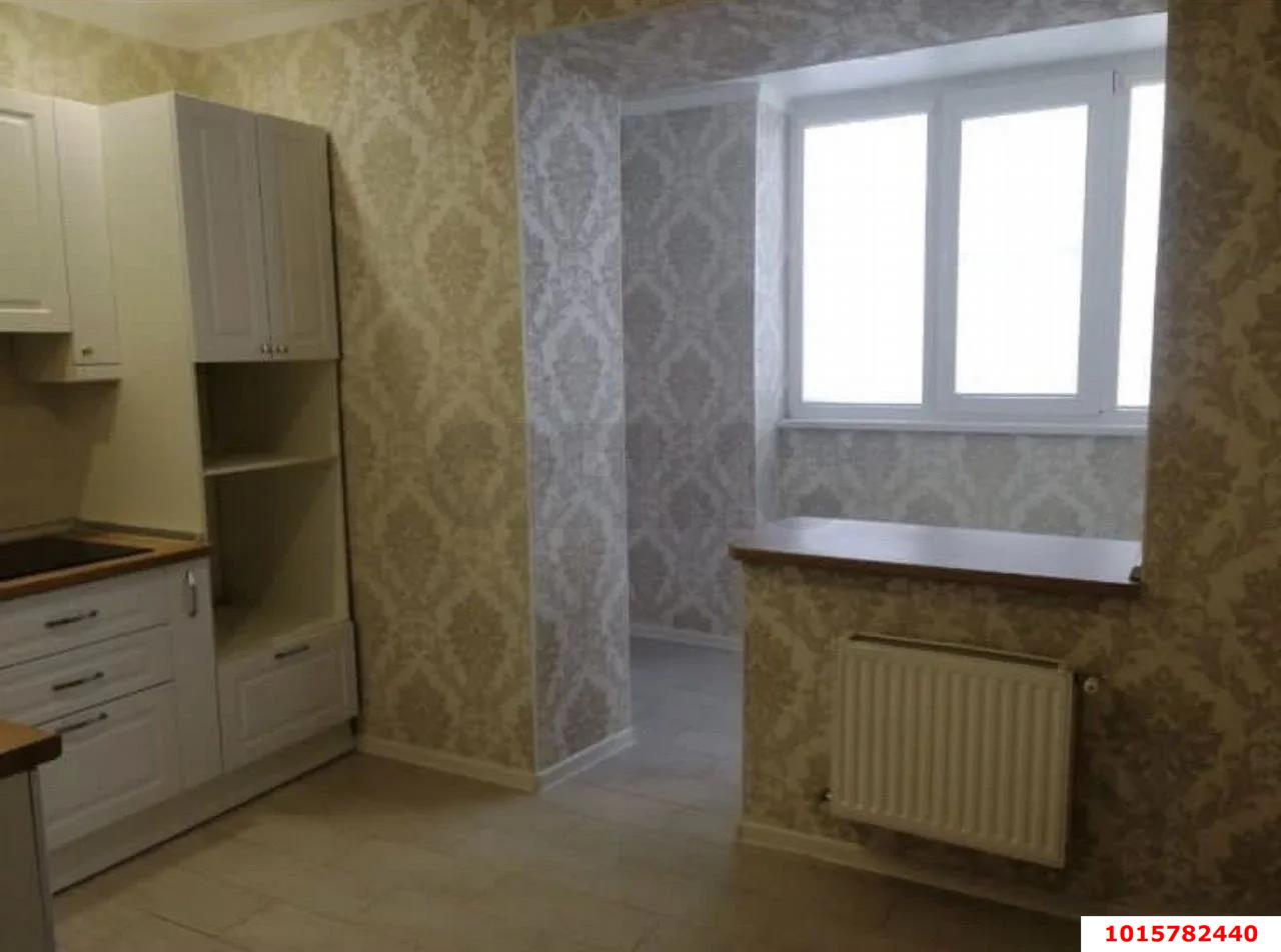 Фото №2: 2-комнатная квартира 73 м² - Краснодар, Прикубанский внутригородской округ, мкр. Восточно-Кругликовский, ул. им. Героя Яцкова И.В., 10