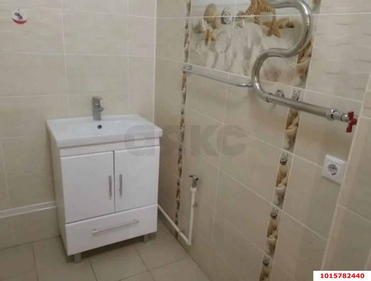 Фото №6: 2-комнатная квартира 73 м² - Краснодар, Прикубанский внутригородской округ, мкр. Восточно-Кругликовский, ул. им. Героя Яцкова И.В., 10