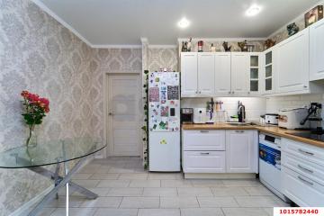 Фото №1: 2-комнатная квартира <span class="whitespace-nowrap">61 м²</span>, <span class="whitespace-nowrap">1/16 эт.</span> - Краснодар, мкр. Восточно-Кругликовский, ул. им. Героя Яцкова И.В., 10