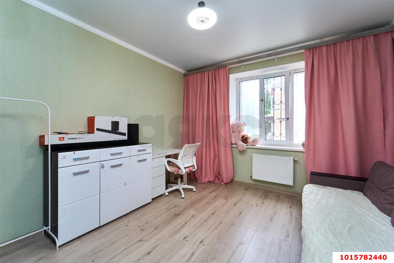 Фото №11: 2-комнатная квартира <span class="whitespace-nowrap">73 м²</span>, <span class="whitespace-nowrap">1/16 эт.</span> - Краснодар, Прикубанский внутригородской округ, мкр. Восточно-Кругликовский, ул. им. Героя Яцкова И.В., 10