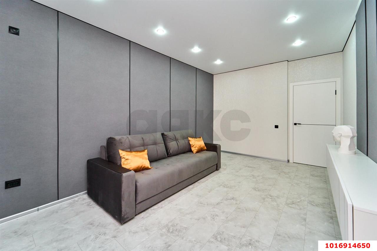 Фото №2: 2-комнатная квартира 66 м² - Краснодар, Прикубанский внутригородской округ, мкр. Краевая Клиническая Больница, ул. им. Героя Яцкова И.В.